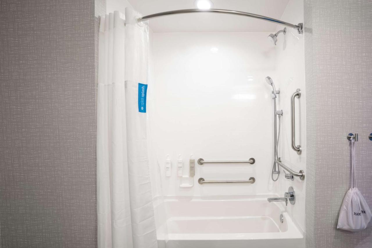 Hampton Inn By Hilton Huntley Chicago Exterior foto